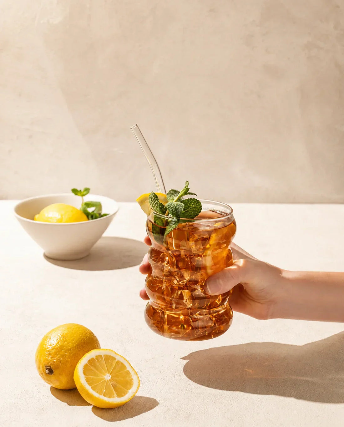 Homemade iced tea maken met meer smaak en minder suiker